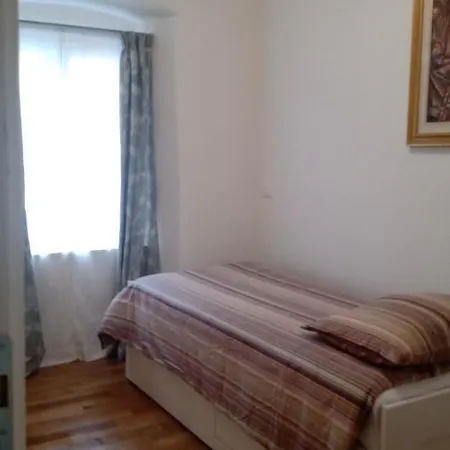 Casa Renova, Intero Appartamento, 2 Camere, Max 4 Ospiti, Zona Storica Apartamento *