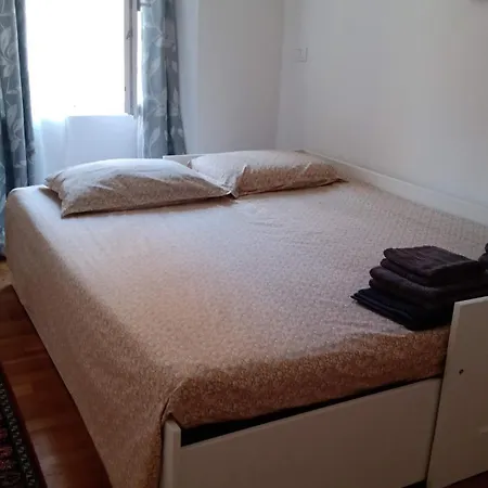 Casa Renova, Intero Appartamento, 2 Camere, Max 4 Ospiti, Zona Storica Apartamento *