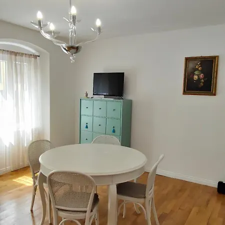 Casa Renova, Intero Appartamento, 2 Camere, Max 4 Ospiti, Zona Storica *