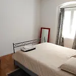 Casa Renova, Intero Appartamento, 2 Camere, Max 4 Ospiti, Zona Storica טריאסטה