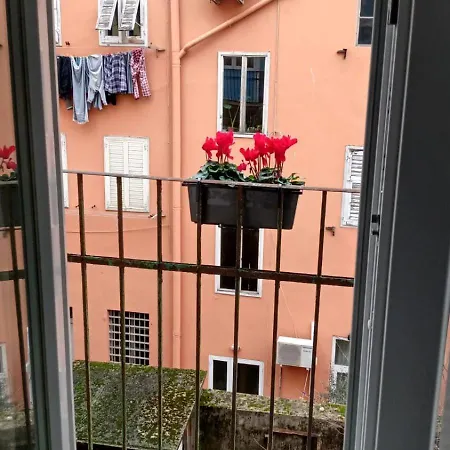 Apartment Casa Renova, Intero Appartamento, 2 Camere, Max 4 Ospiti, Zona Storica Triest