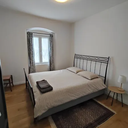 Casa Renova, Intero Appartamento, 2 Camere, Max 4 Ospiti, Zona Storica Апартаменты
