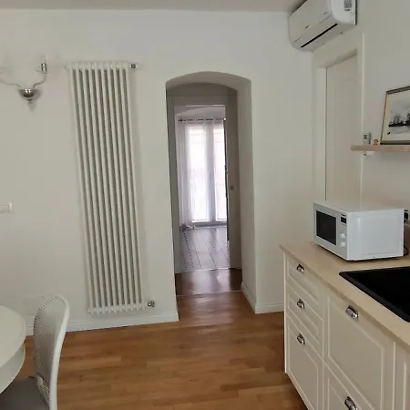 Casa Renova, Intero Appartamento, 2 Camere, Max 4 Ospiti, Zona Storica