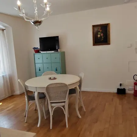 Casa Renova, Intero Appartamento, 2 Camere, Max 4 Ospiti, Zona Storica Apartment