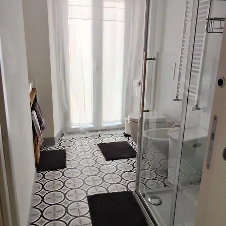 Apartment Casa Renova, Intero Appartamento, 2 Camere, Max 4 Ospiti, Zona Storica *