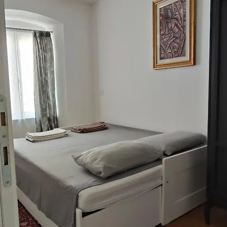 Casa Renova, Intero Appartamento, 2 Camere, Max 4 Ospiti, Zona Storica Apartment *